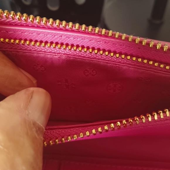 FINAL PRICE DROP - Tory Burch Emerson mini continental purse wallet in Hot Pink - Picture 5 of 9